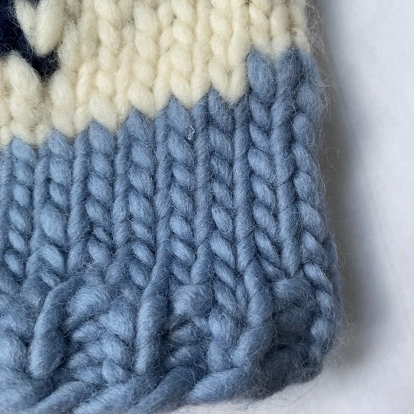 Stylish Blue and Cream Chunky Hand Knit Hat for Women Cowhichan - Picture 3 of 8
